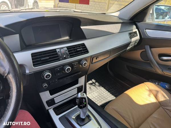 BMW Seria 5 520d Touring Aut. Edition Fleet - 13