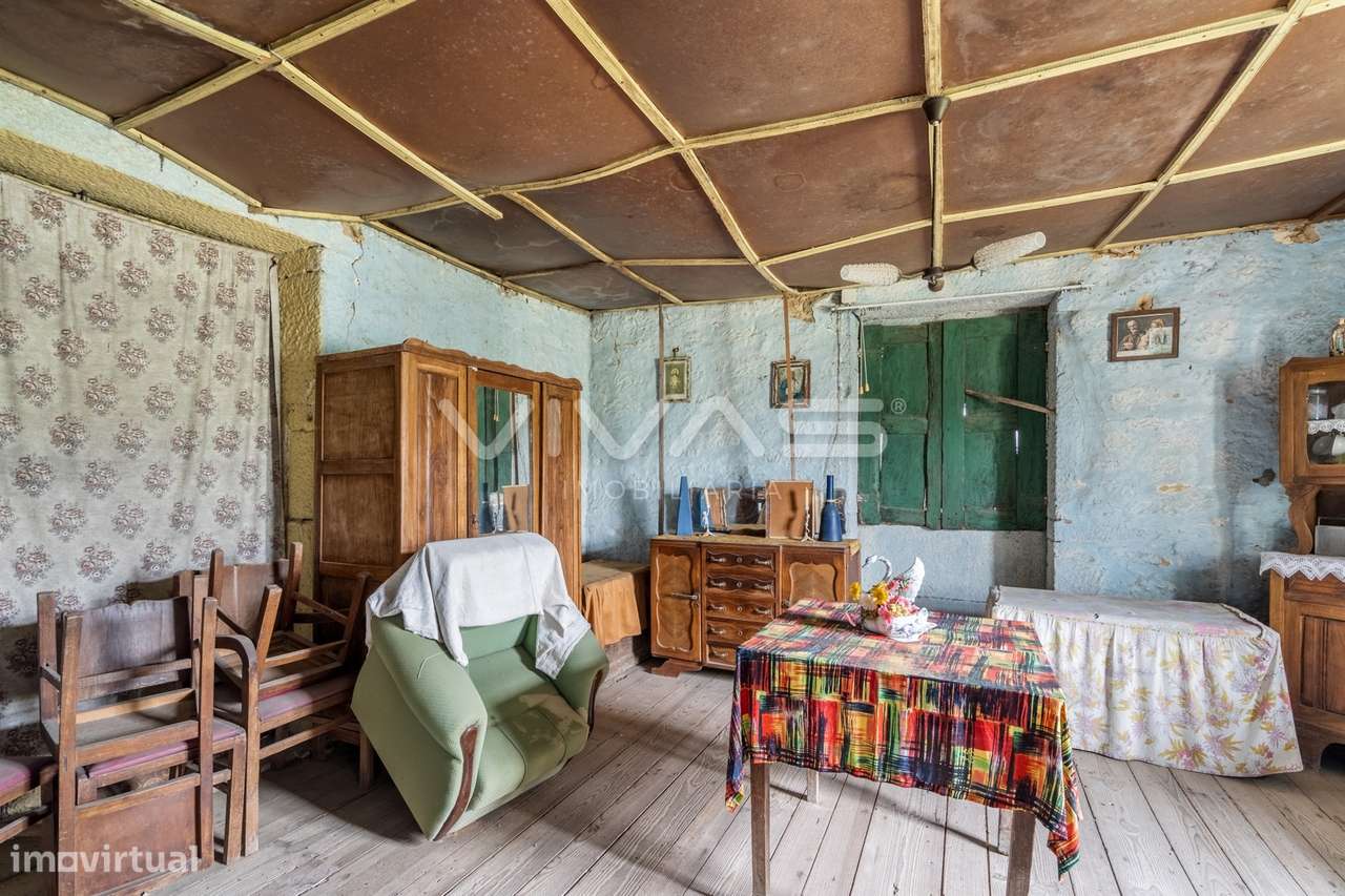 Moradia individual T3 para recuperar em Vilarinho, Vila Verde - Grande imagem: 4/19