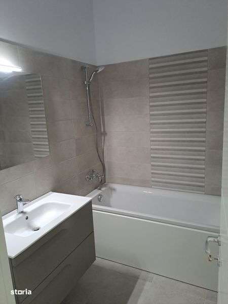 Inchiriez apartament la parter pt diverse activitati - Imagine principală: 4/6