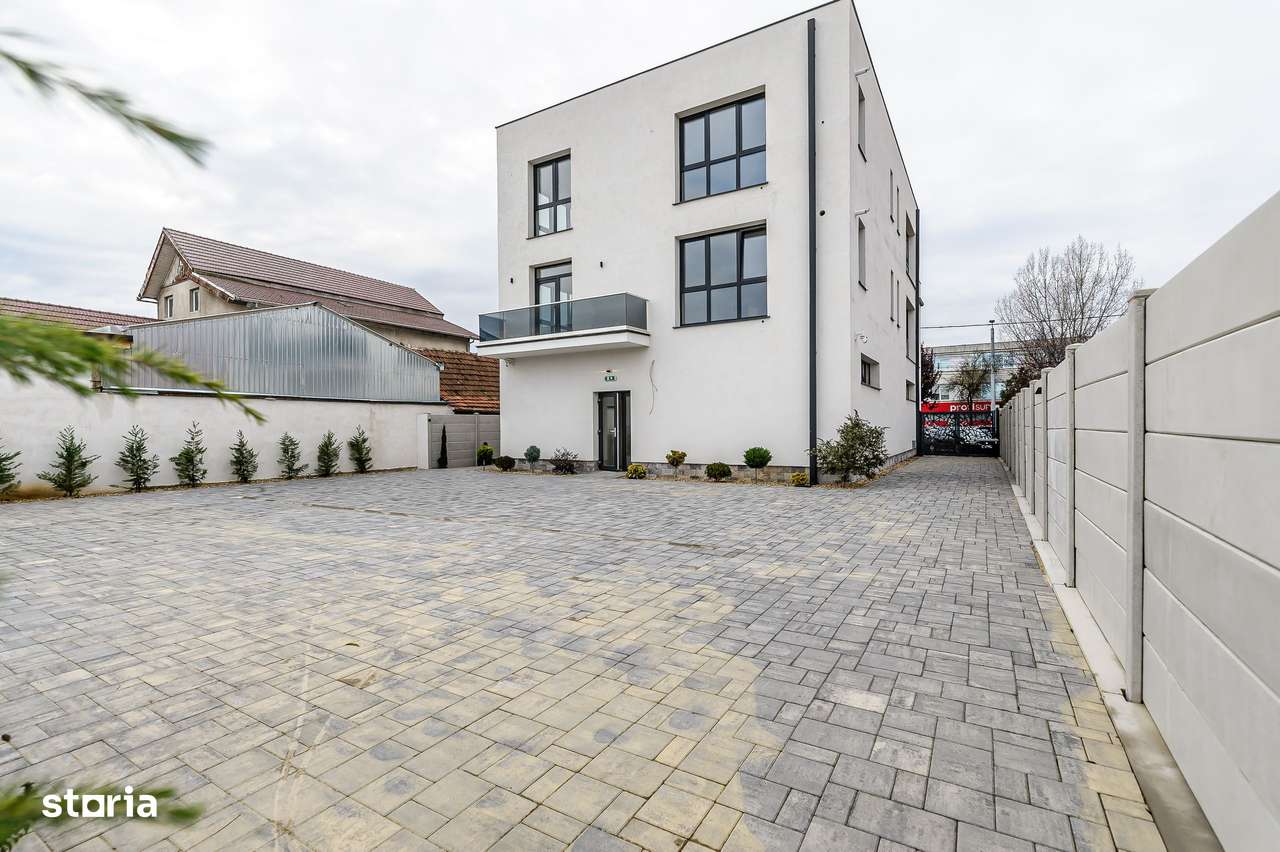 Clădire nouă P+2 cu showroom și birouri în Arad - Imagine principală: 3/18