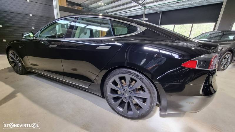 Tesla Model S 100D - 11