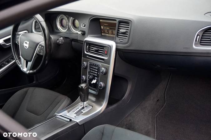 Volvo V60 D3 Geartronic Kinetic - 8