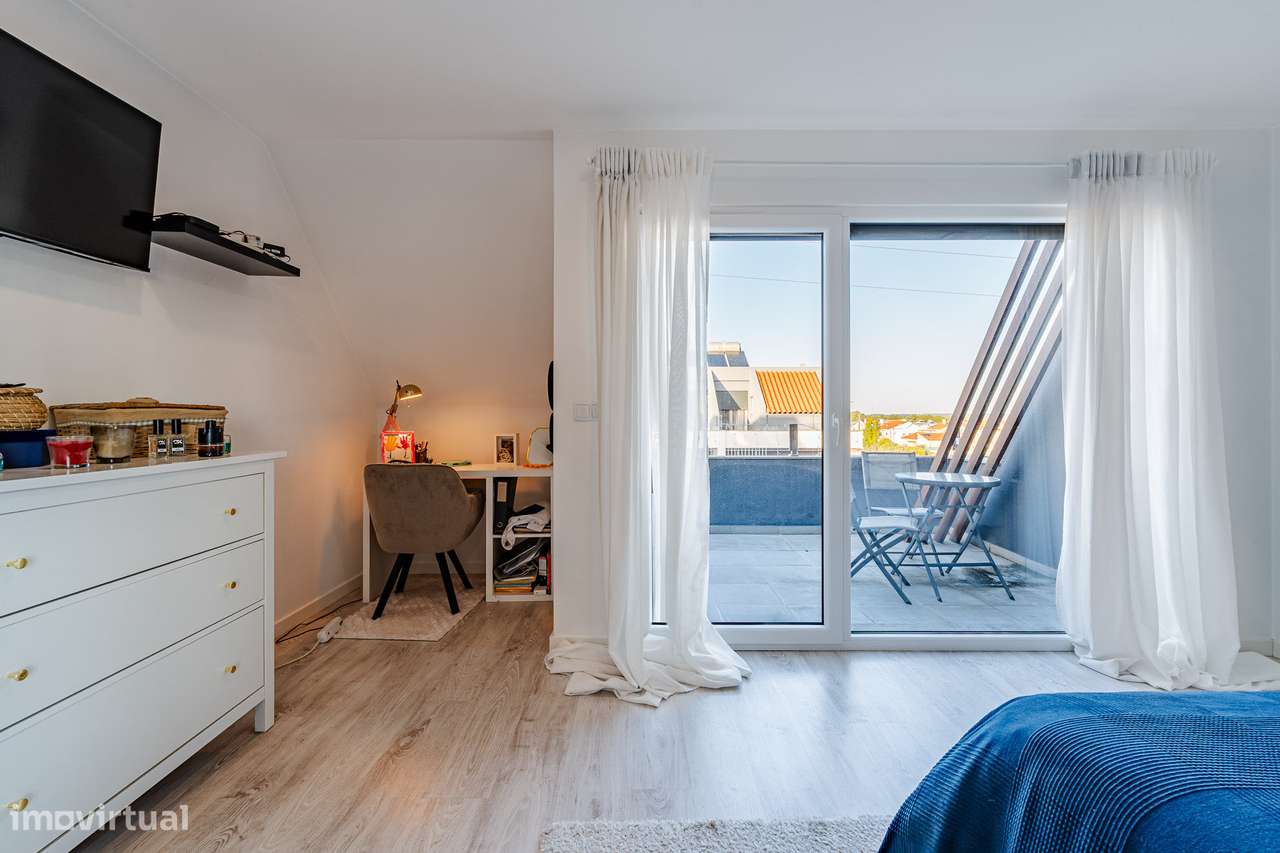 Moradia T3 com Garagem - Fernão Ferro-31