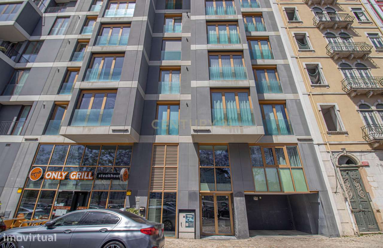 Apartamento T4 +1 com 272 m2 Vista Panorâmica em Lisboa e 3 Lugares de-42