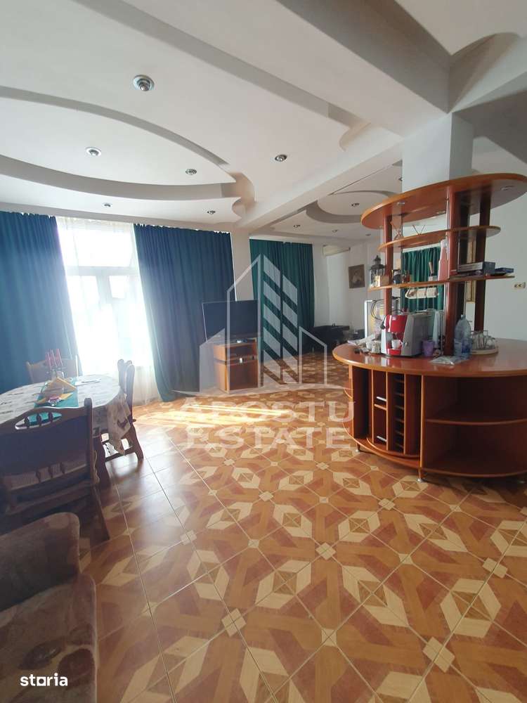 Casa individuala pretabila pentru pensiune, Giarmata - Imagine principală: 4/20