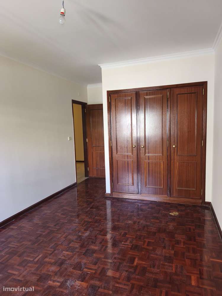 T2 Sintra, Urbanização da Cavaleira, Boas Áreas, Parqueamento.-26