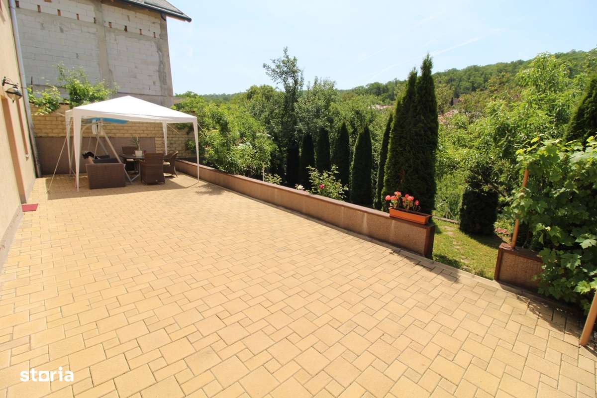 Vând casă P+E în Hunedoara, zona Chizid, teren 713mp, f.s. 17m - Imagine principală: 4/20