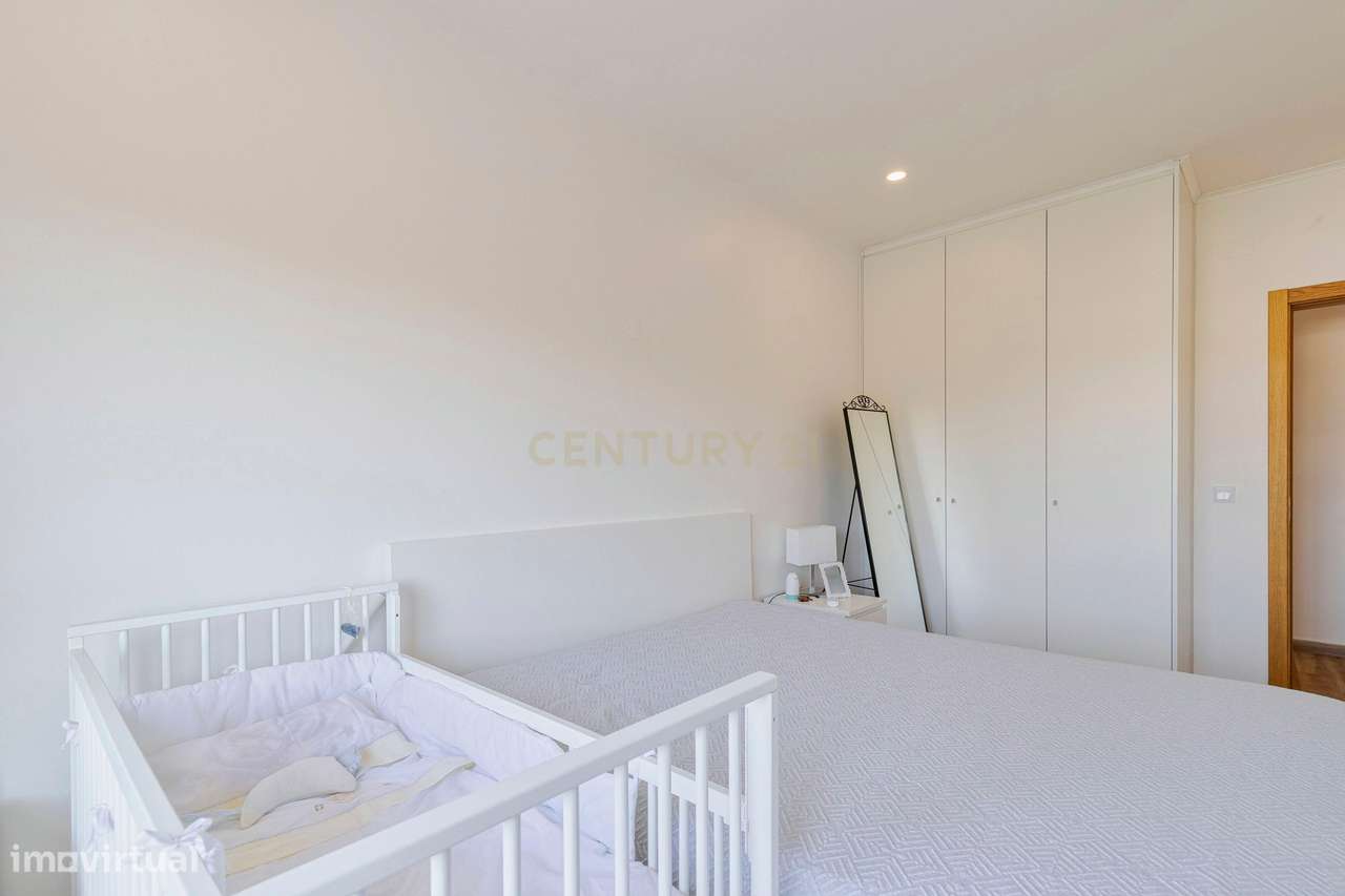 Apartamento T3 com varanda  no Feijó-18