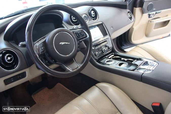 Jaguar XJ 3.0 D V6 Premium Luxury - 4