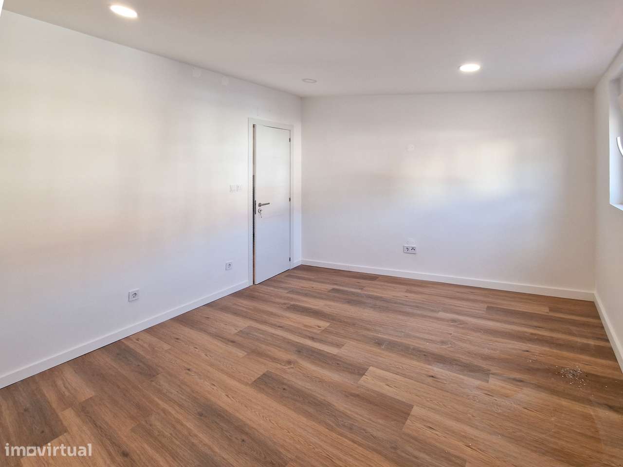 Moradia 4 ass. totalmente remodelada - possibilidade de quarto no r/c-19