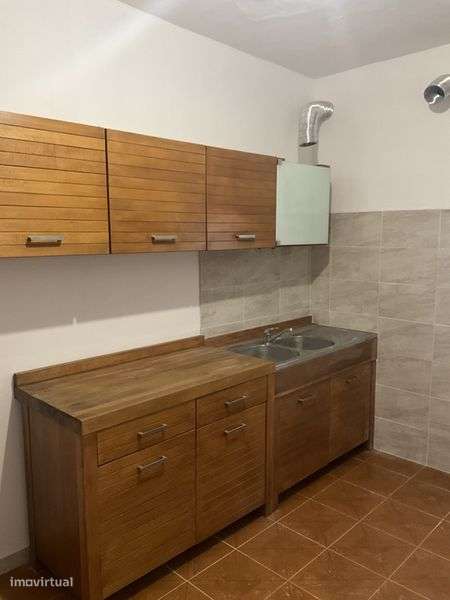 T2 +1  para Alugar em Vila Viçosa com agua e luz incluidas - Grande imagem: 4/10