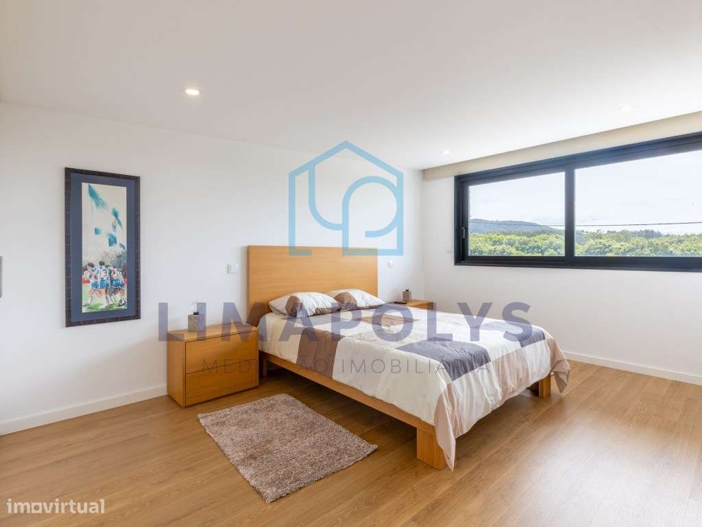 Moradia de Luxo a 400m da Praia-24