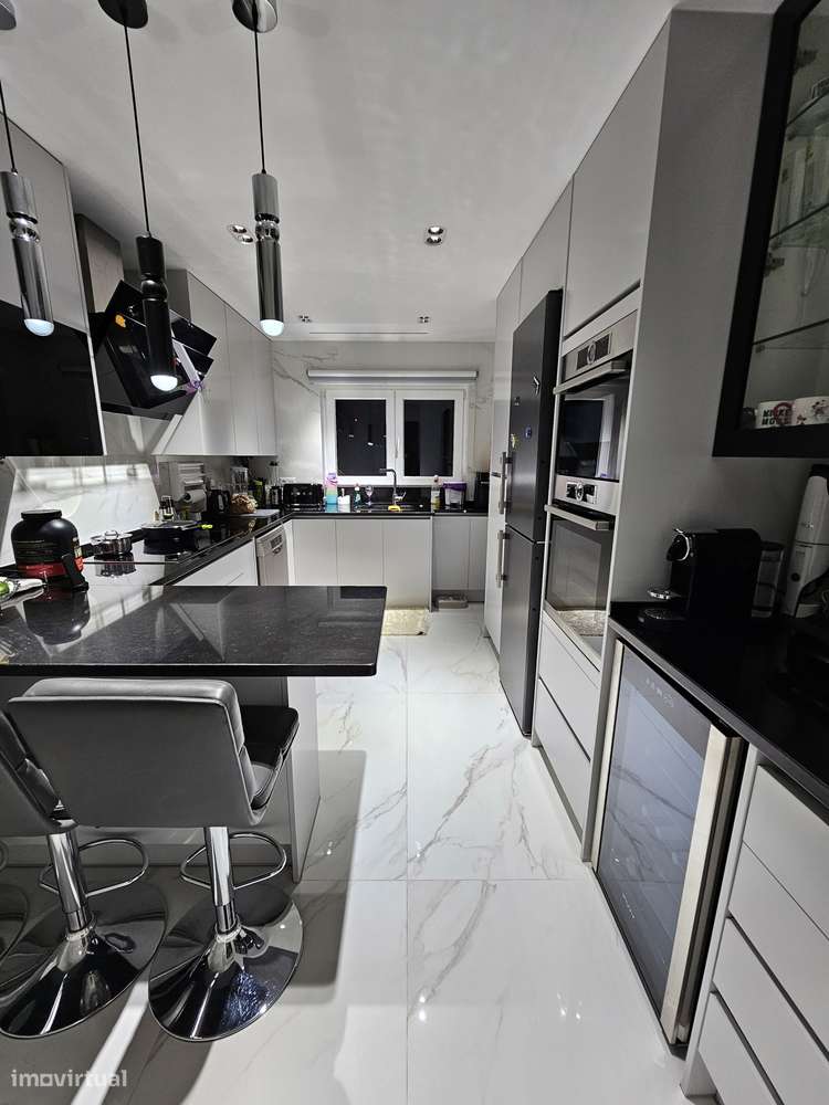 Apartamento T3 com 115m² + Garagem + Arrecadação - Grande imagem: 2/12