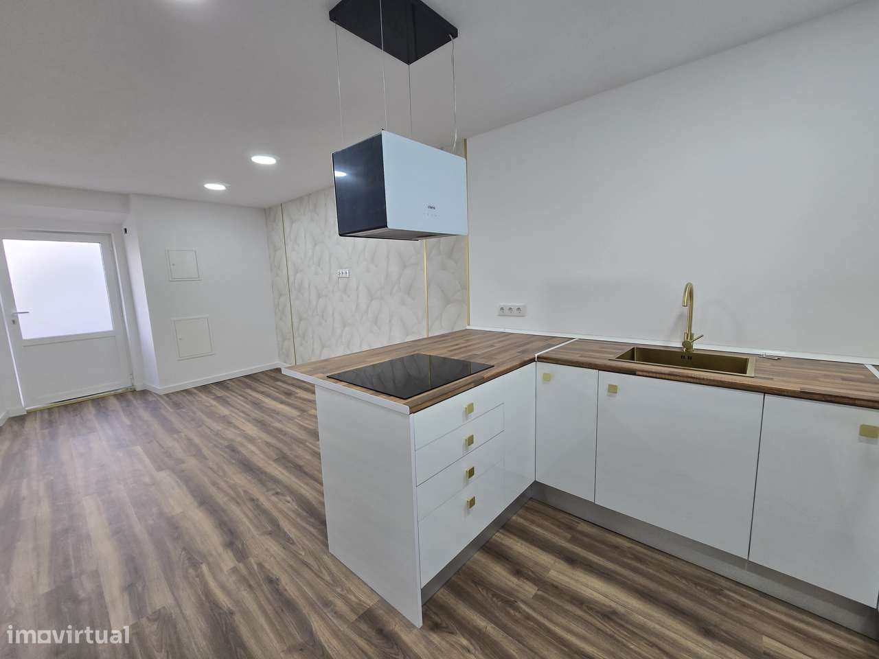 Fantástica Moradia T2 Totalmente Renovada na Zona Histórica de Palmela-11