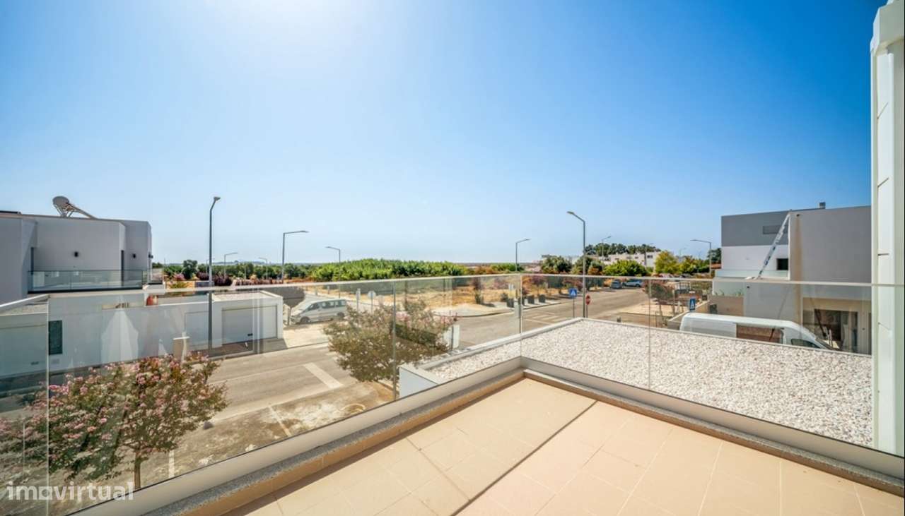 Moderna Moradia V3 com piscina, à venda em Tavira, Algarve-24