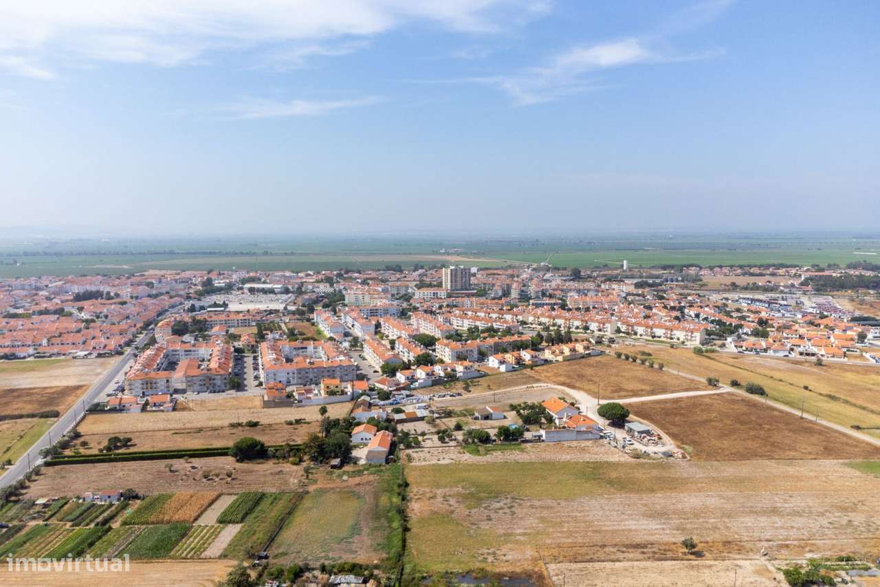 Lote de Terreno com Moradia - Grande imagem: 3/6