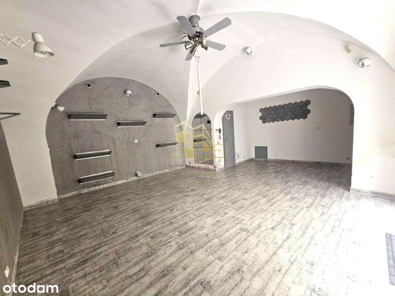 Lokal usługowy w Dzierżoniowie/Rynek 37m2-9