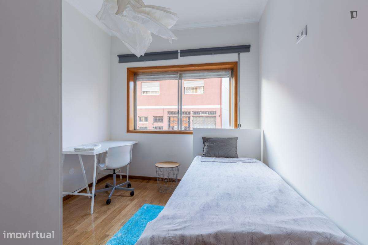 Quarto - localizado em Paranhos Porto - Grande imagem: 4/6