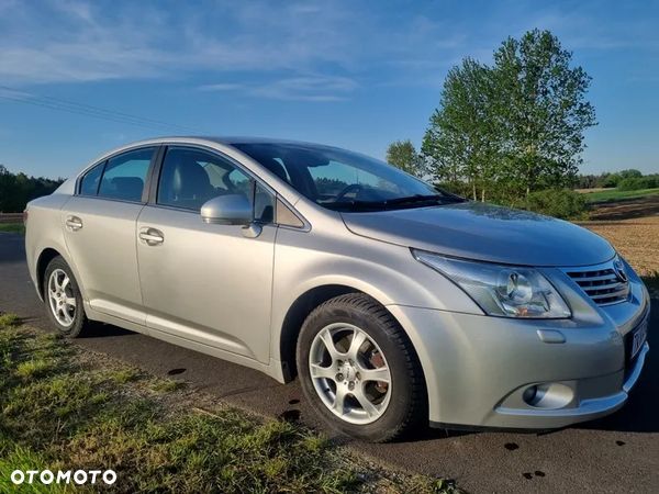 Toyota Avensis 2.0 Premium - 1