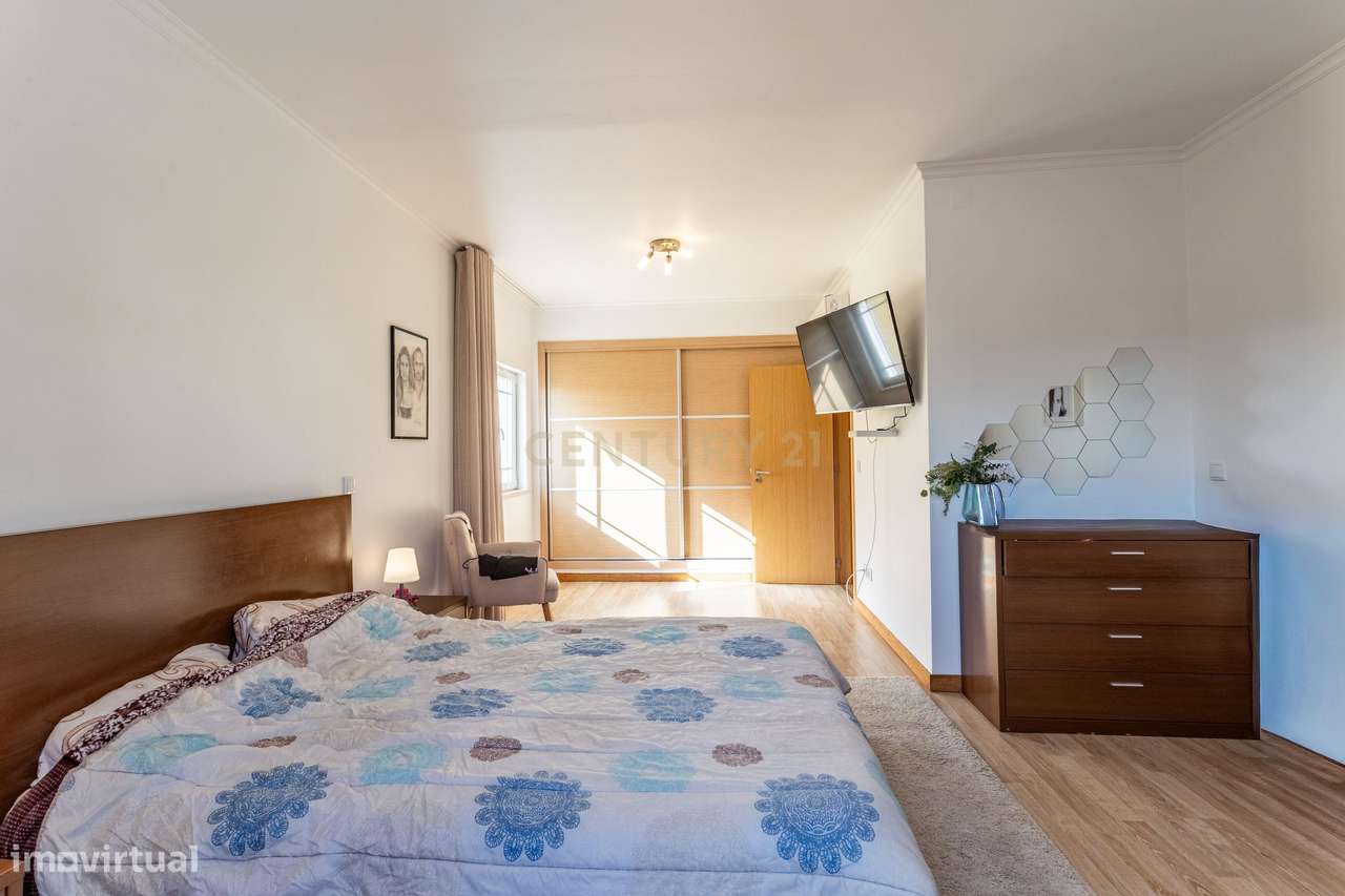 Moradia T4 remodelada na Quinta do Conde-10