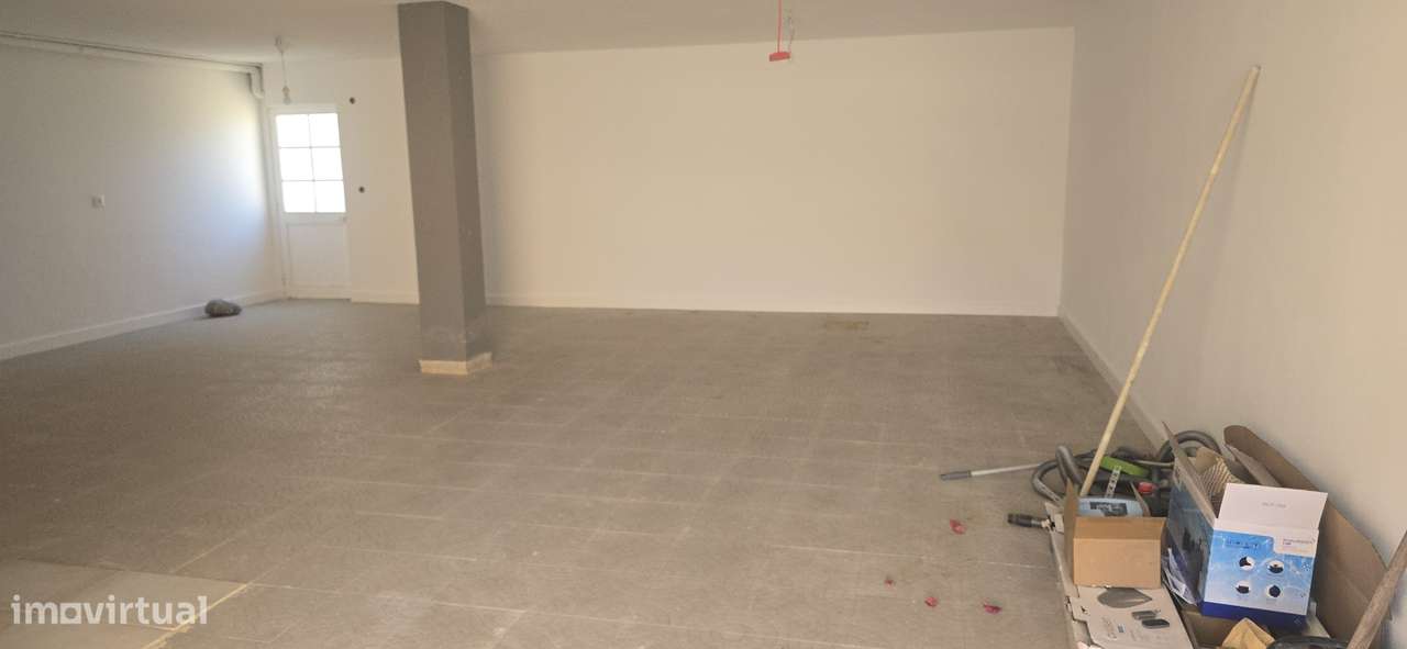 Moradia T4 com piscina-17