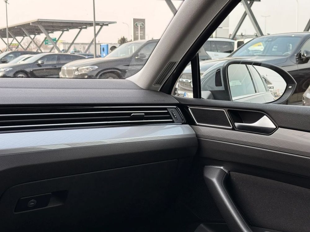 Volkswagen Passat-Variant 1.5 TSI Evo Business DSG 2022 — zdjęcie 2