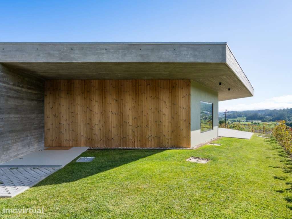 Moradia Térrea com Piscina Infinita e Vista Panorâmica sobre o Vale-13