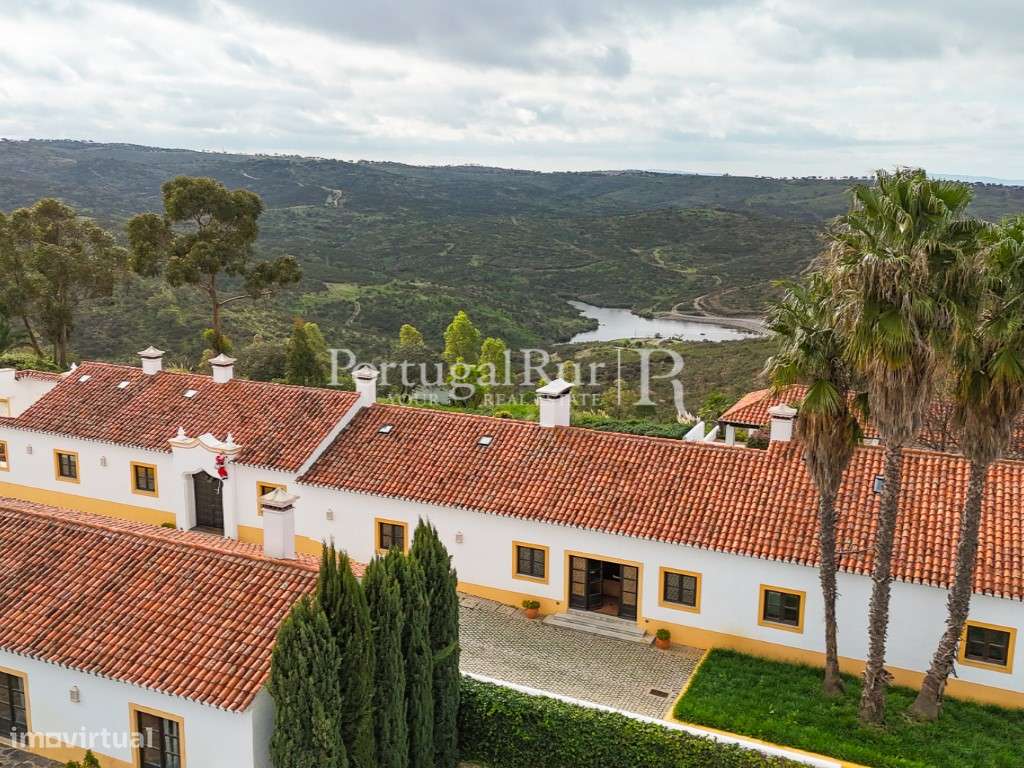 Herdade de Caça Maior com 1000 Hectares + 4 Apartamentos + Anexos-37