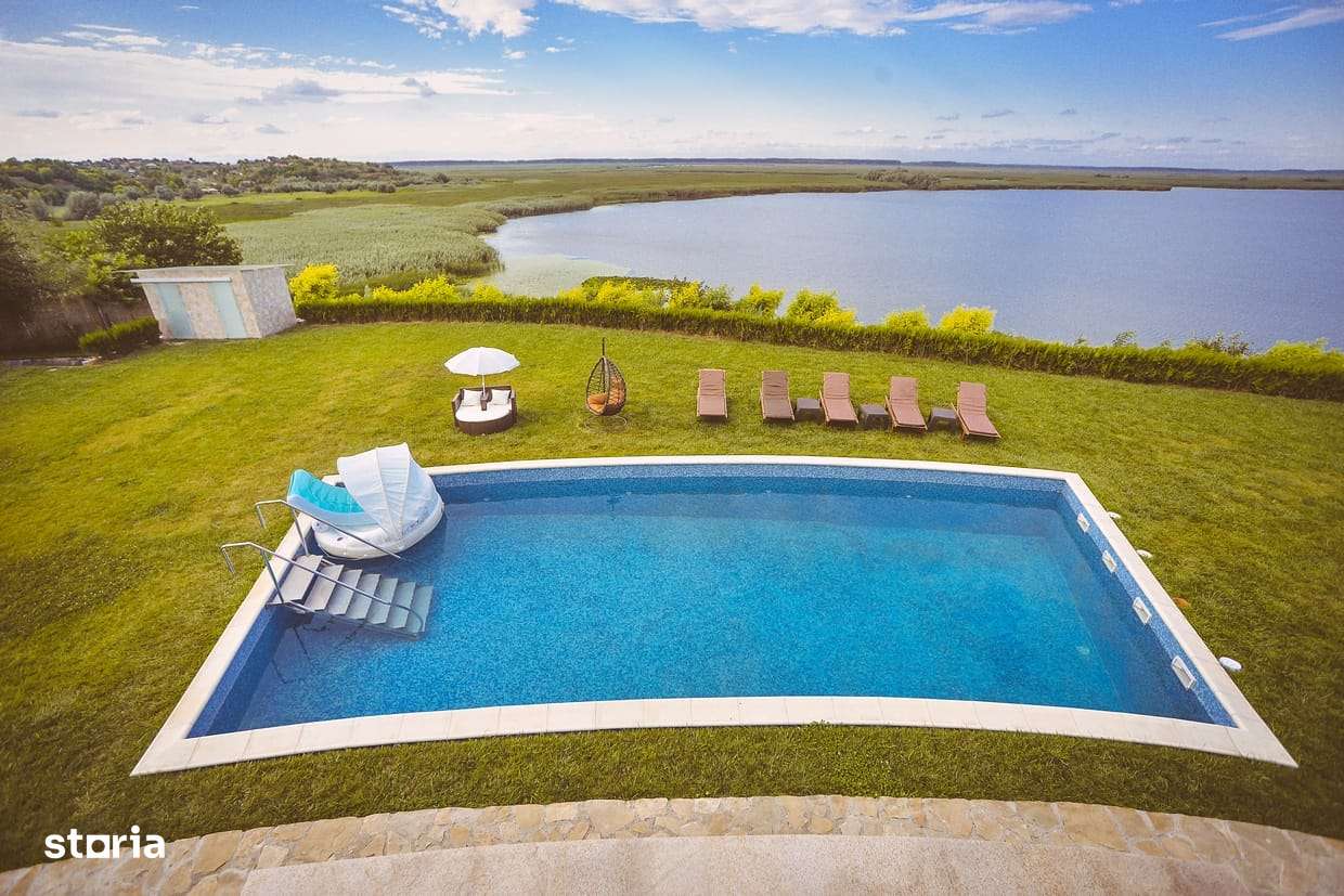 Reședință privată de lux cu vedere panoramică la lac - Imagine principală: 5/20