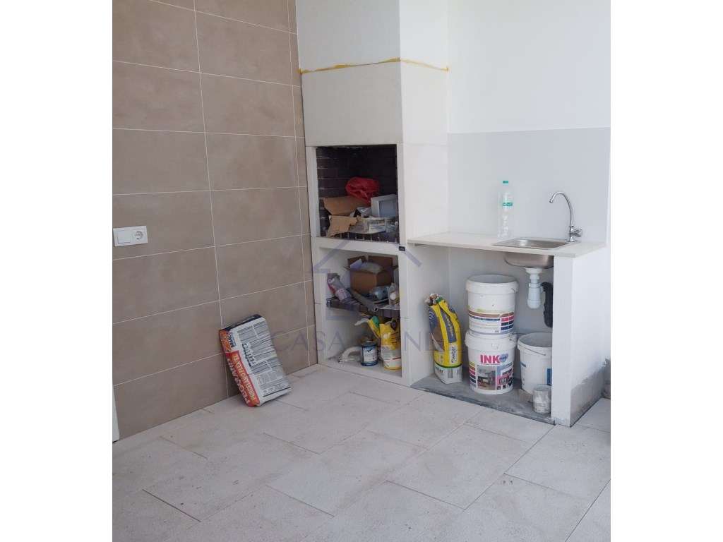 Moradia T4 Duplex com piscina, 180 m², acabamentos de luxo-9