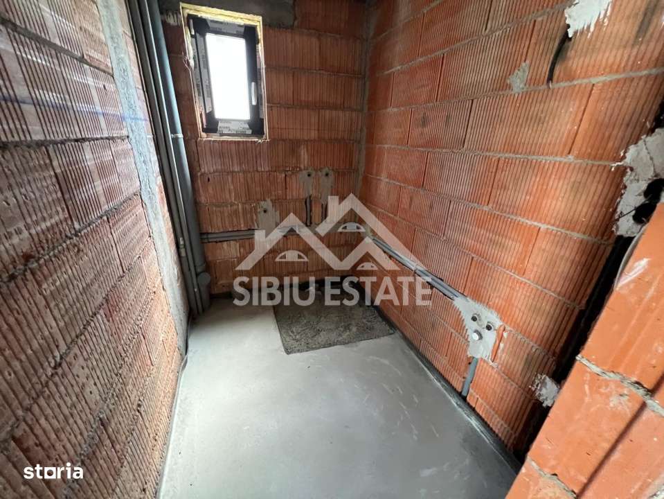 Casa individuala cu garaj , curte generoasa - Imagine principală: 5/19