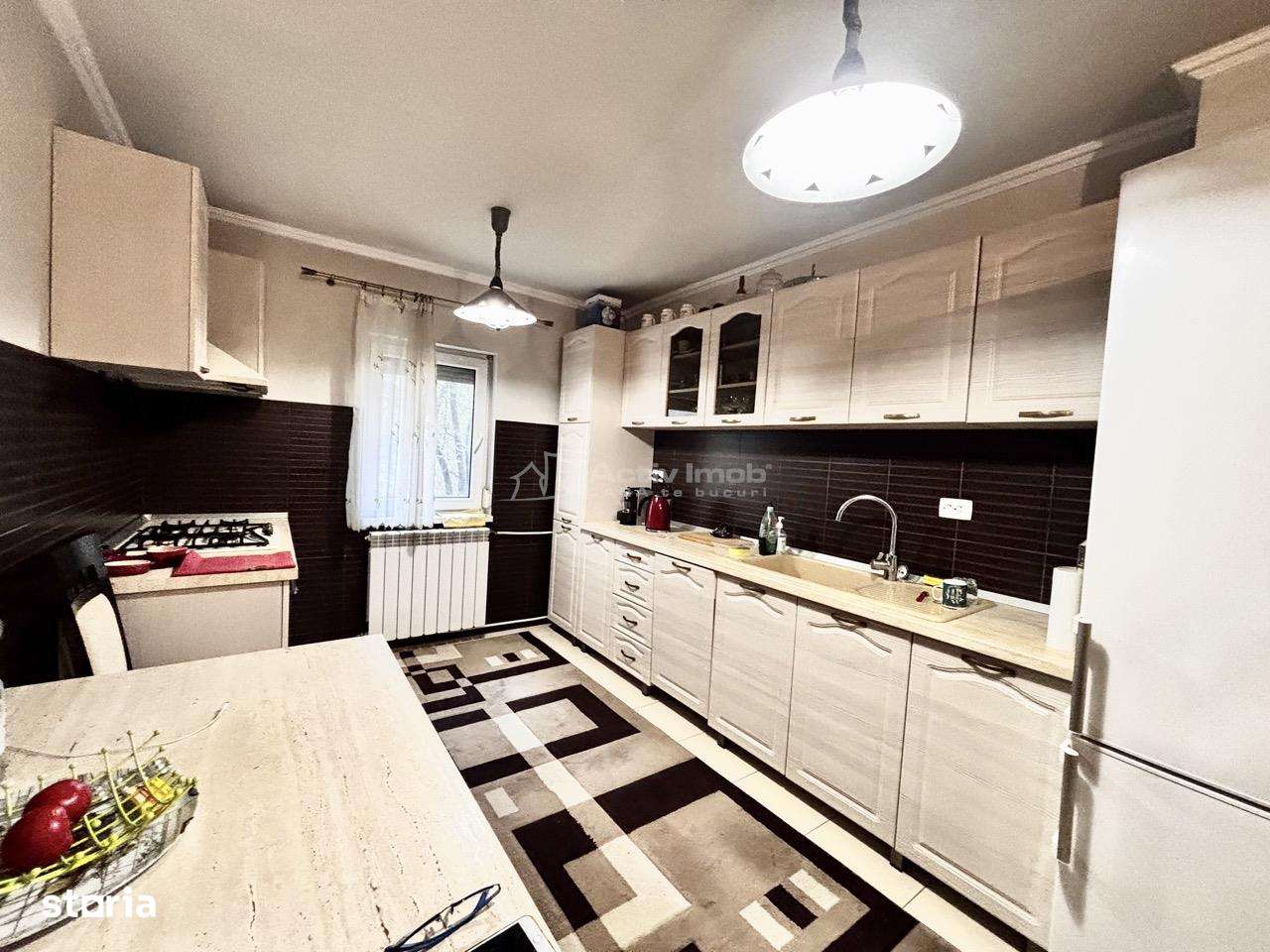 Ap 3 camere str, Sf Apostol Andrei - etaj 1 - 64 mp util - 2 balcoane - Imagine principală: 4/17