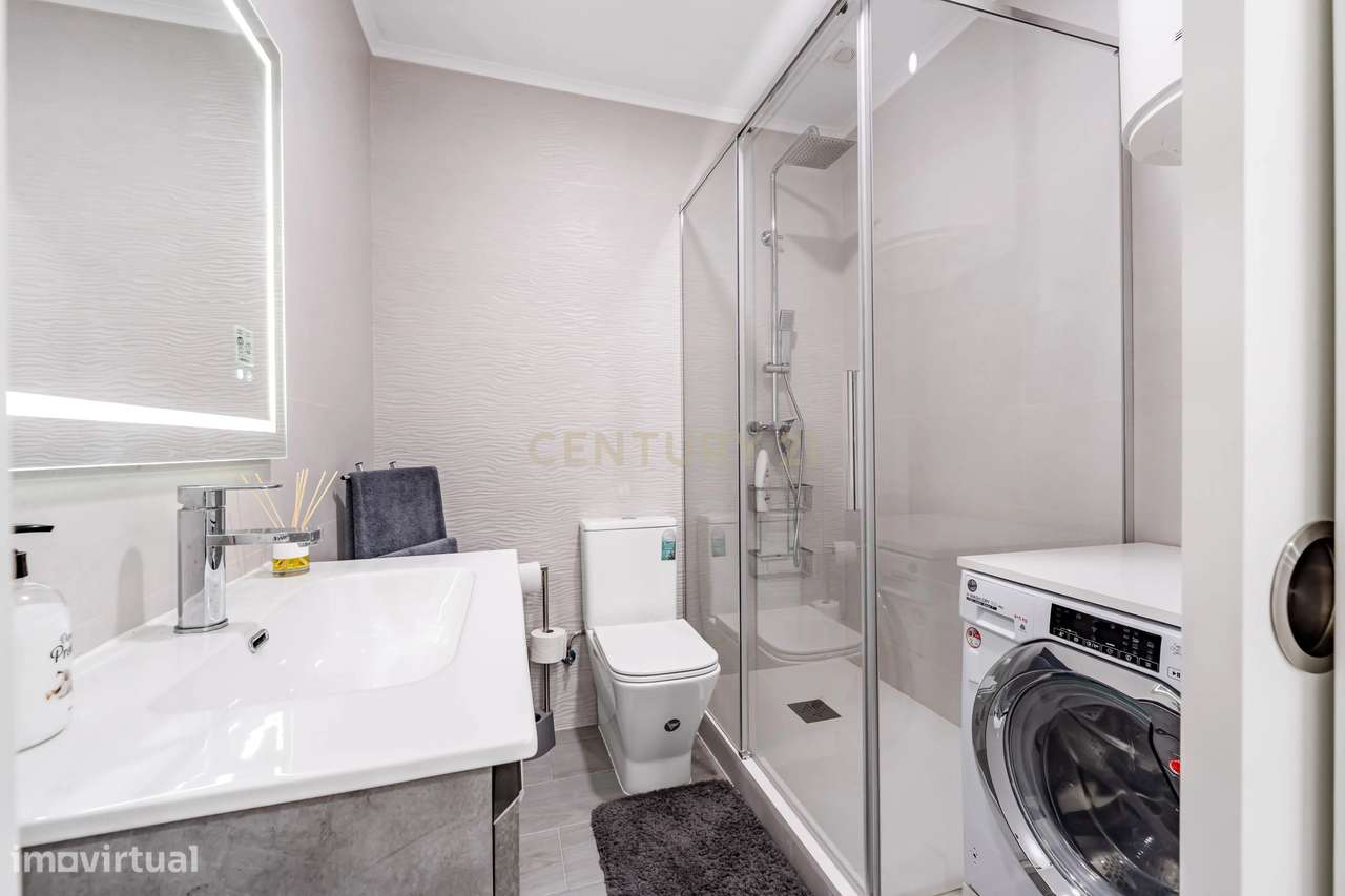 Apartamento T1 Como Novo, em Corroios-17