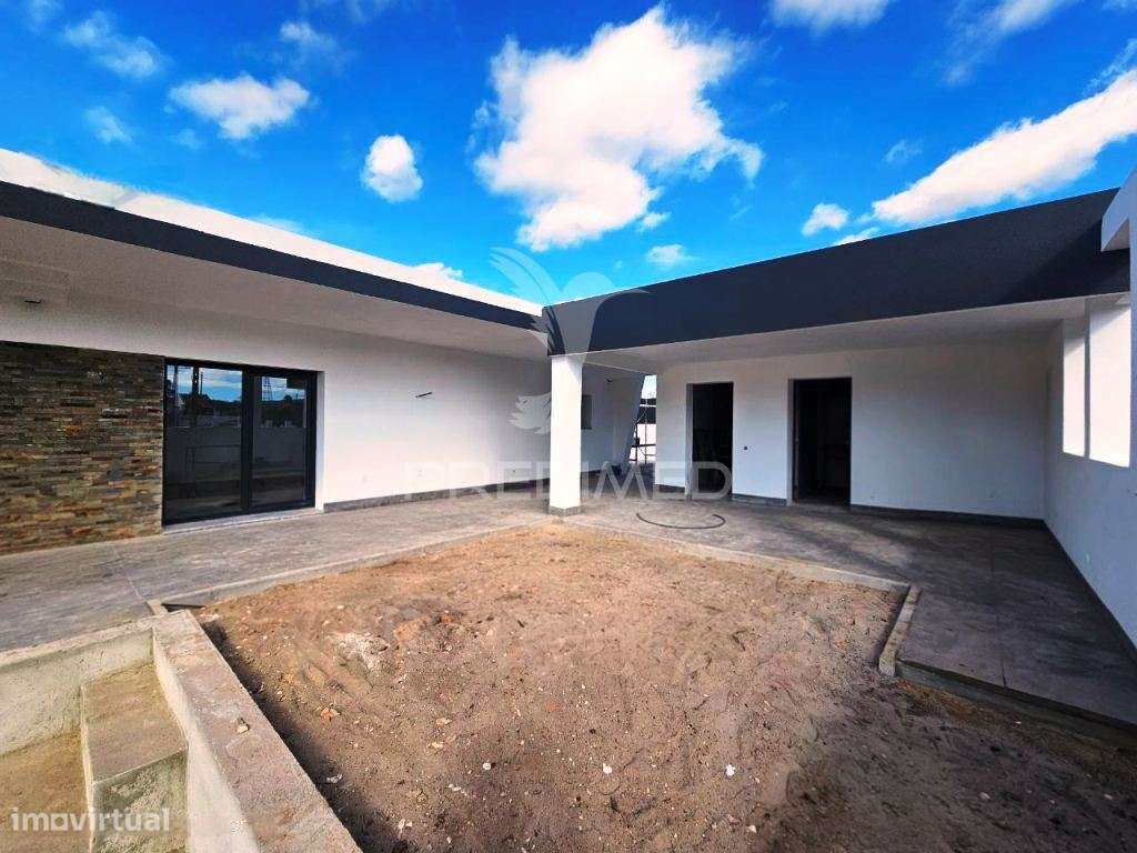 Moradia Isolada T3, c/Piscina e Box, Qta. Marquesa - Q. Anjo - Grande imagem: 4/37