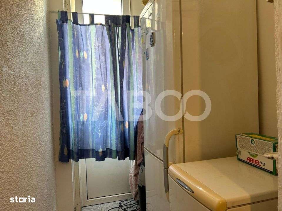 Garsoniera cu balcon si pivnita etaj 1 Zona Strand de vanzare - Imagine principală: 4/9