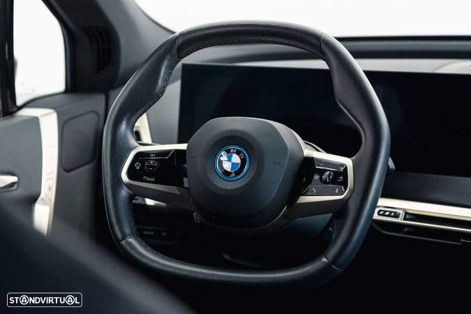 BMW iX xDrive 40 Pack Desportivo - 21