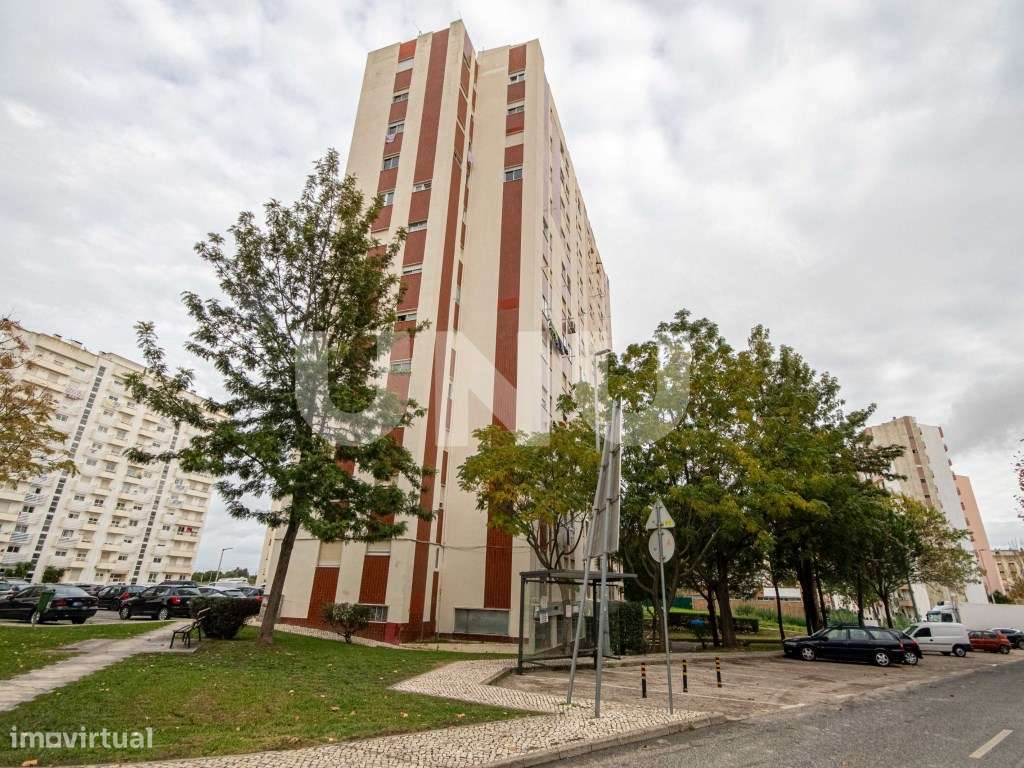 Apartamento T3 totalmente remodelado no Carregado!-20