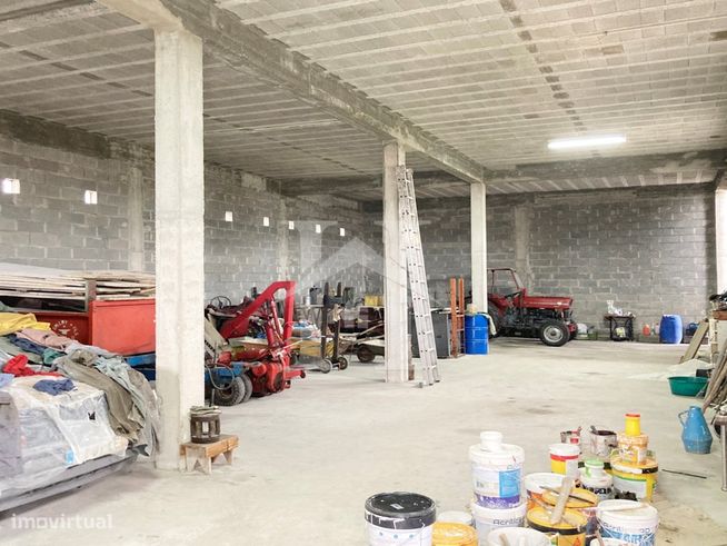 Moradia T3 com Armazém e Terreno de 9 640m2 em Olho Marinho, Óbidos-24