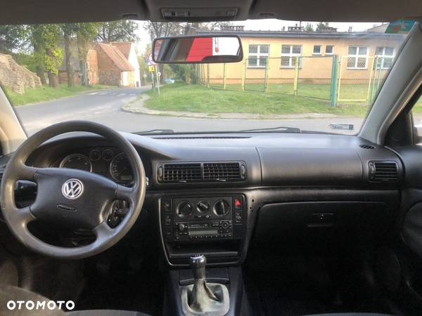Volkswagen Passat 1.9 TDI 4Mot Comfortline - 11