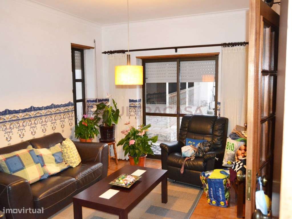 Vende-se excelente Moradia V7 com Jardim, Terraço e Garagem em Algu...-7