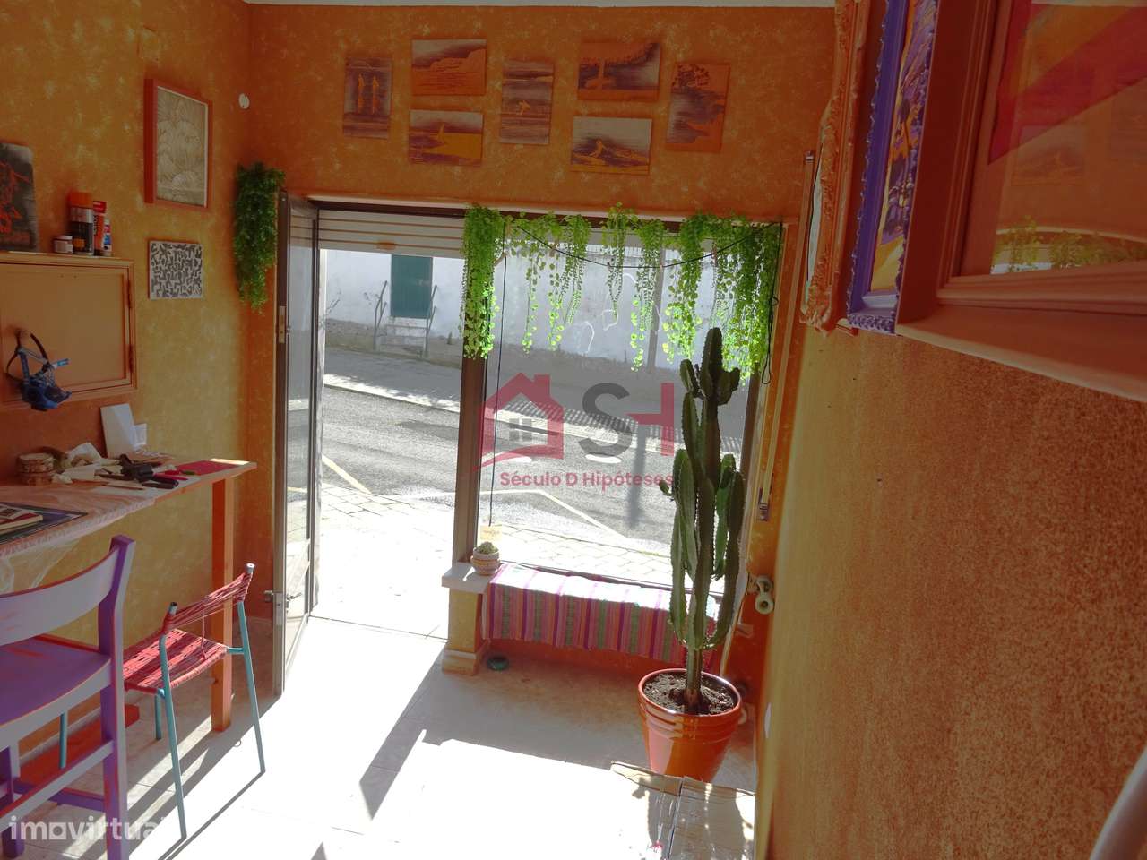 *Prédio com 2 Apartamentos + Loja + Arrecadação – Santa Cruz*-5