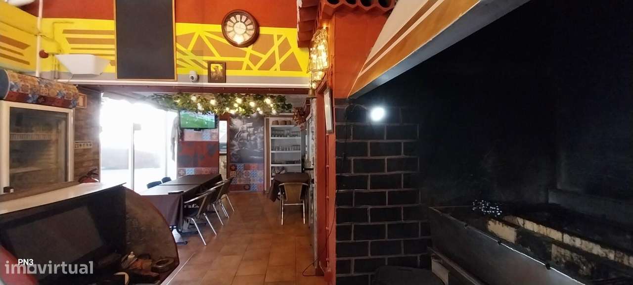 ️ Churrasqueira Totalmente Equipada na Zona Ribeirinha Frente ao Rio - Grande imagem: 5/32