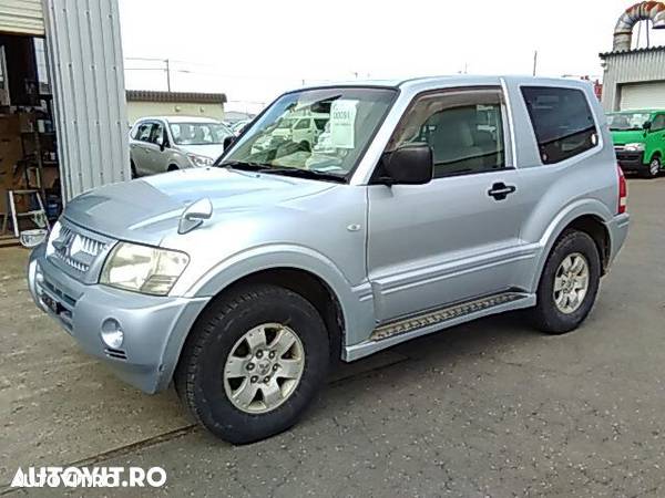 Dezmembrez Mitsubishi Pajero 2004 - 1