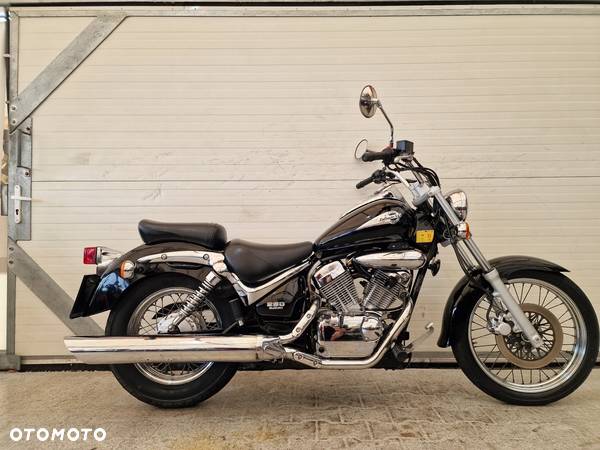 Suzuki Intruder - 2