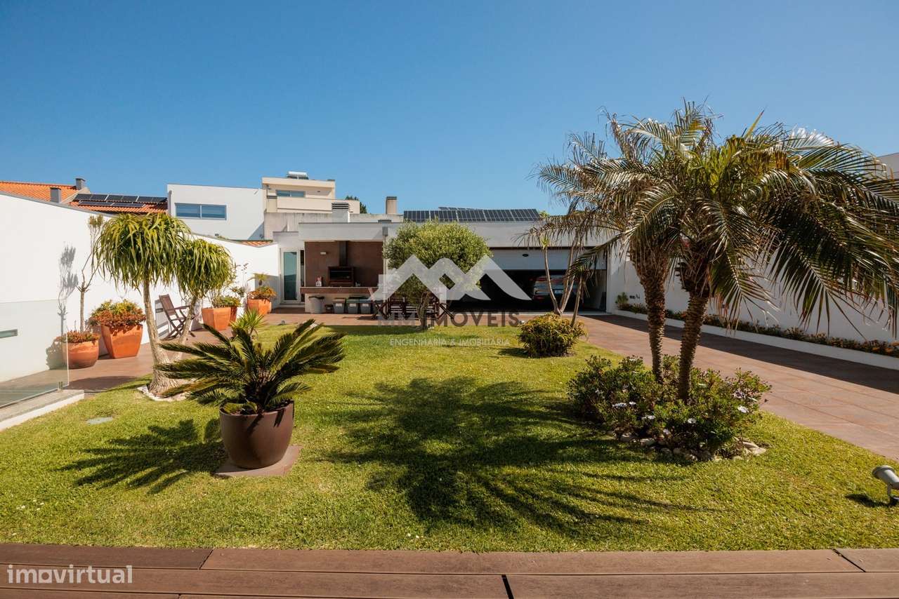 Moradia Lavra | Terraço Panorâmico Vista Mar | Jardins | Closet | Anex-6