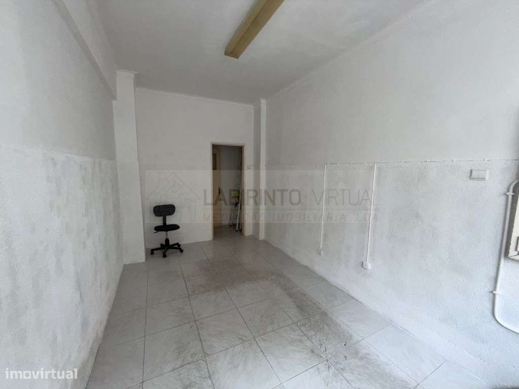 Arrenda-se Loja na Povoa de Santo Adrião, em Odivelas - Grande imagem: 3/4