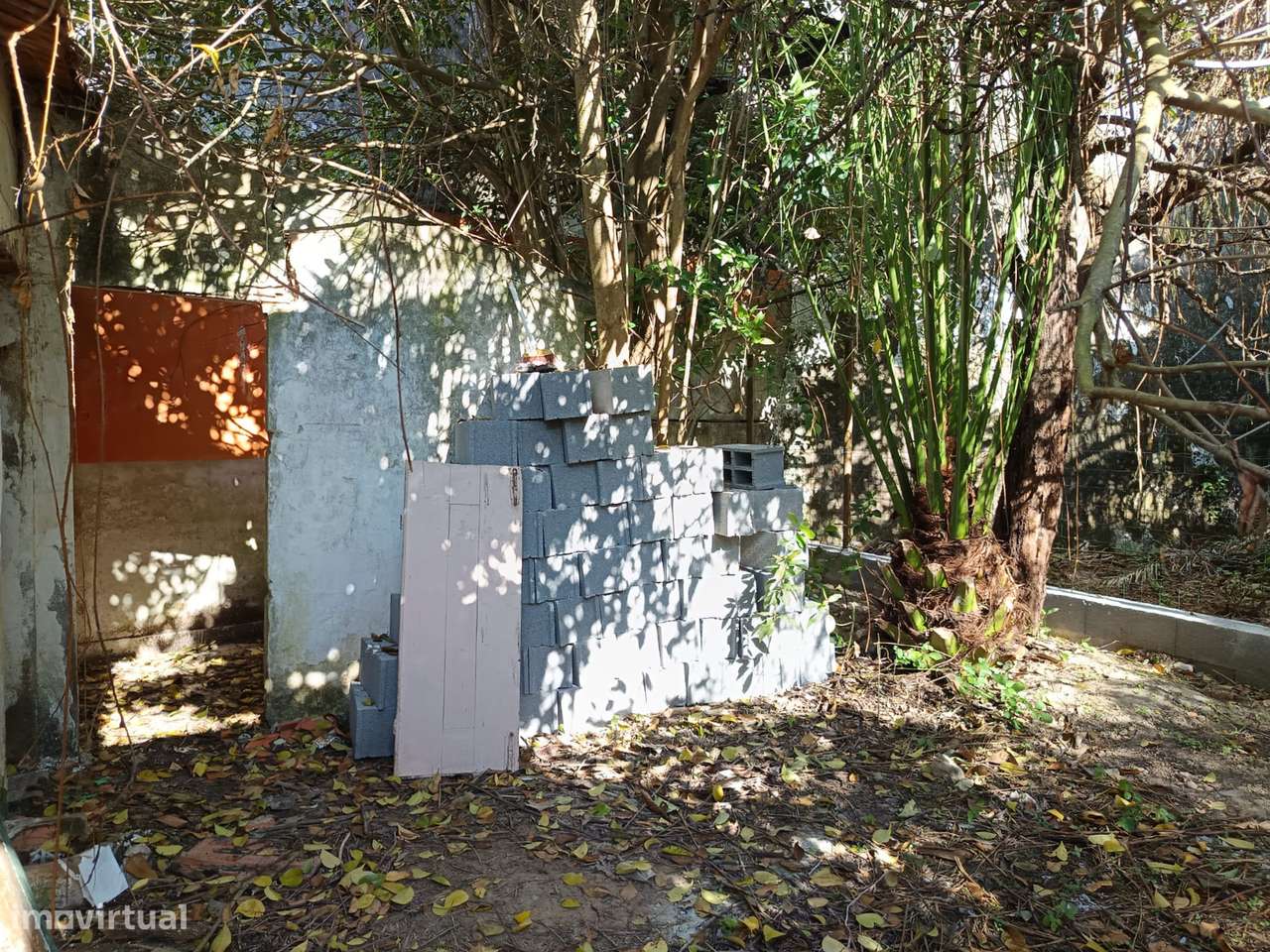 Moradia T2 para Recuperar no Centro de Santarém - Grande imagem: 4/5