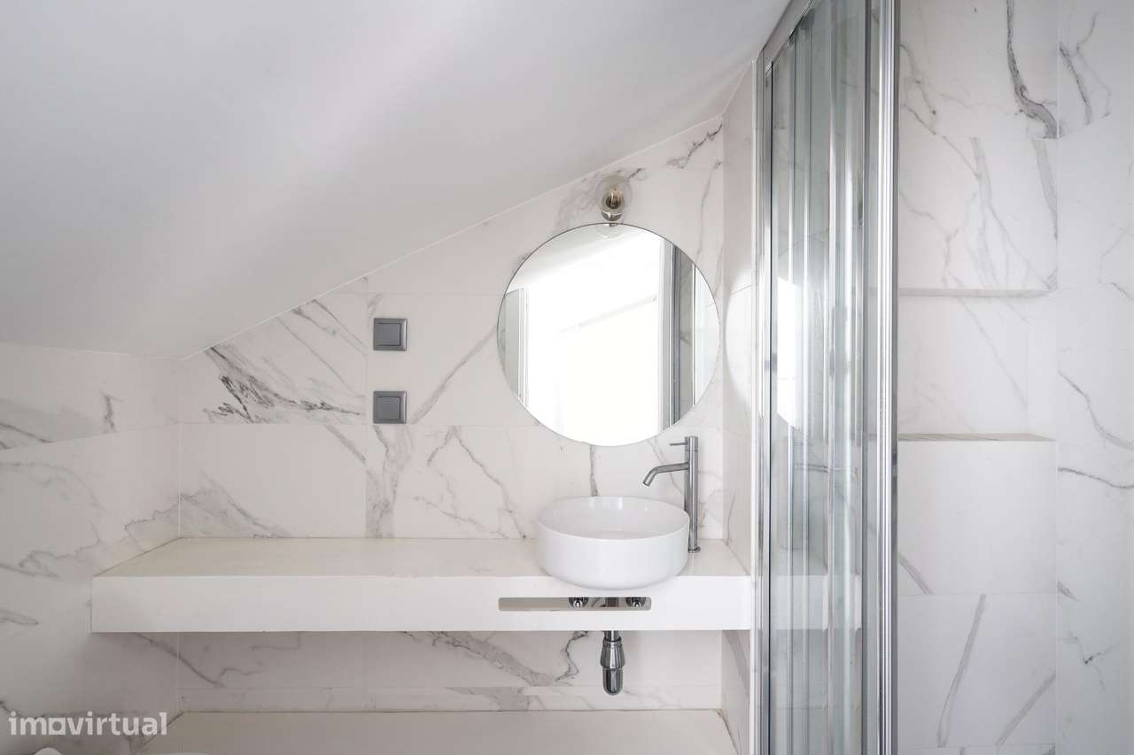 Edifício Renovado no Coração da Graça, Lisboa-26