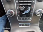 Volvo V60 D6 AWD Plug-in Hybrid Momentum - 31