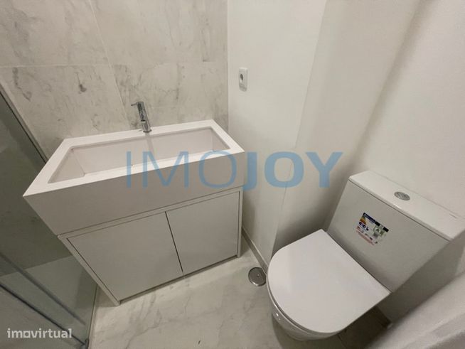 Apartamento T2 DUPLEX na Lapa, Recuperado, com Zona exterior-28